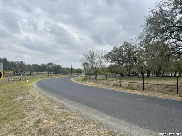 81 Stevens Rd Somerset, TX 78069